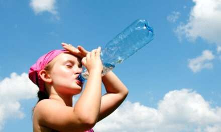 Cómo cuidar su salud del intenso calor