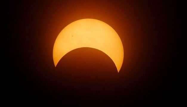 Eclipse solar: Cómo verlo sin dañar sus ojos