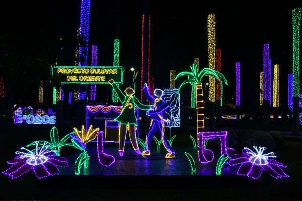 El Bulevar del Oriente Alumbrado Navideño de Cali