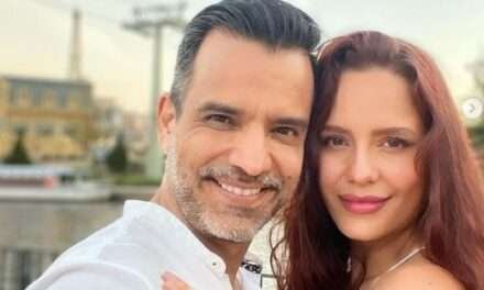 Sin ropa y con torta en mano, así Ana Lucía le celebró los cumpleaños a su esposo
