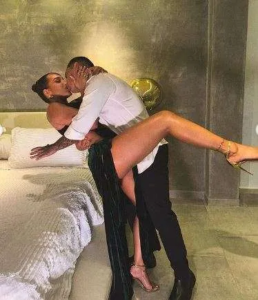 Andrea Valdiri y Felipe Saruma