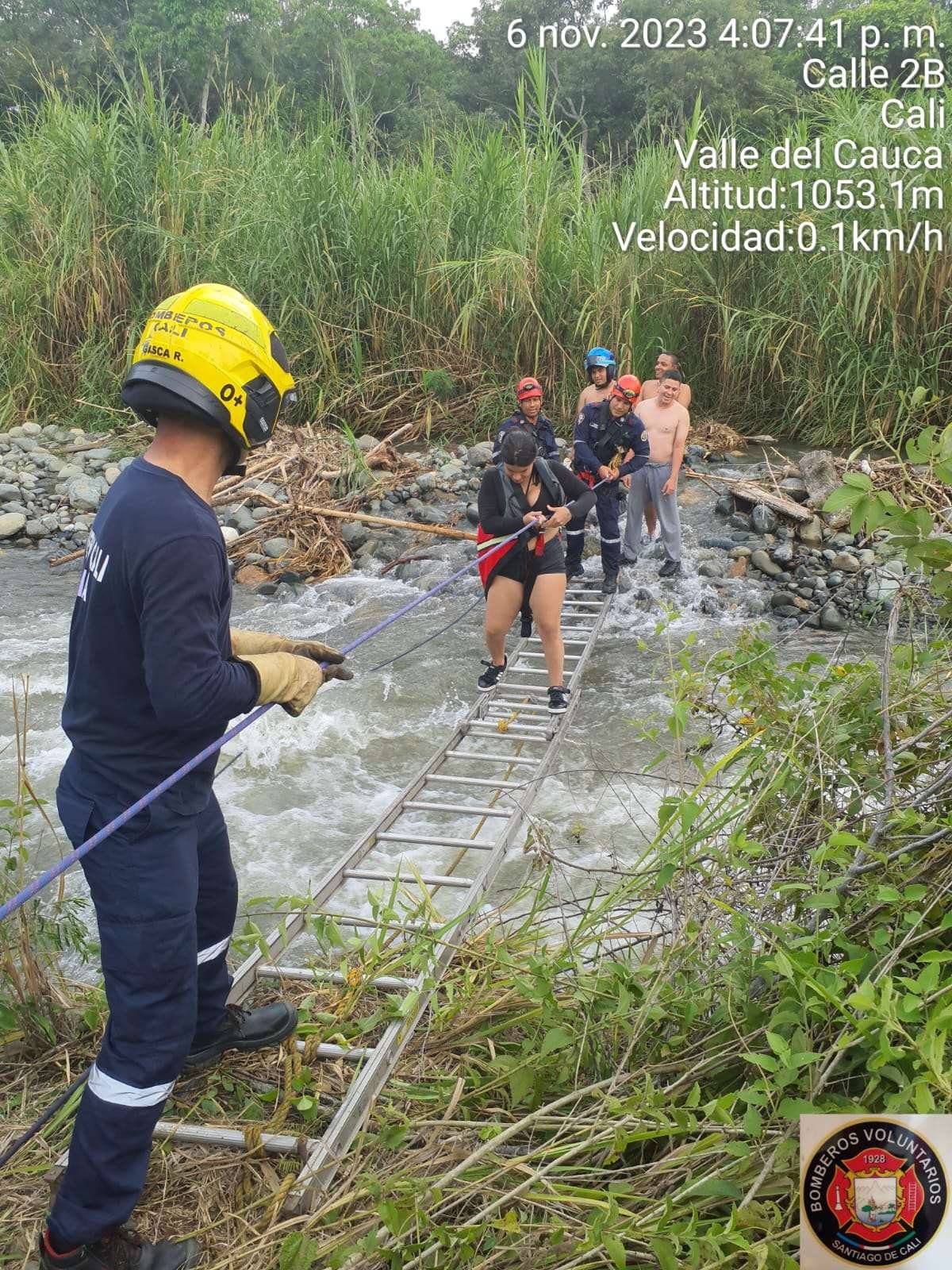 Rescate en el río Pance, tras creciente súbita por lluvias