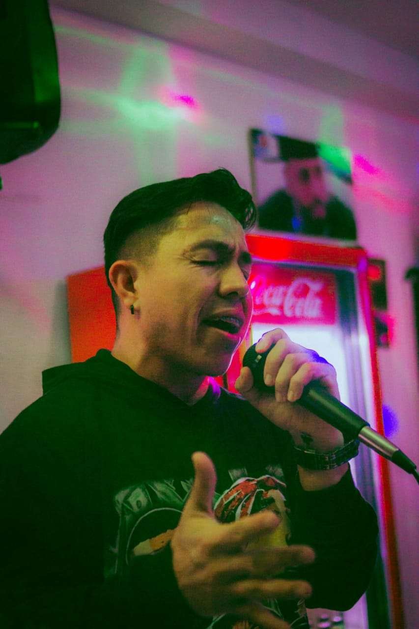 Thesis Deux, cantante de música urbana colombiano