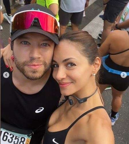 Valerie Domínguez junto a su esposo