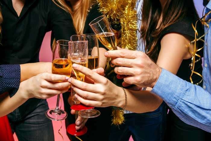 Tomar precaución con el consumo de alcohol durante las festividades de fin de año, para cuidar la salud