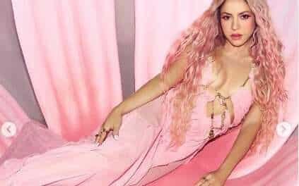 Shakira causa revuelo con fotos sensuales junto a un actor