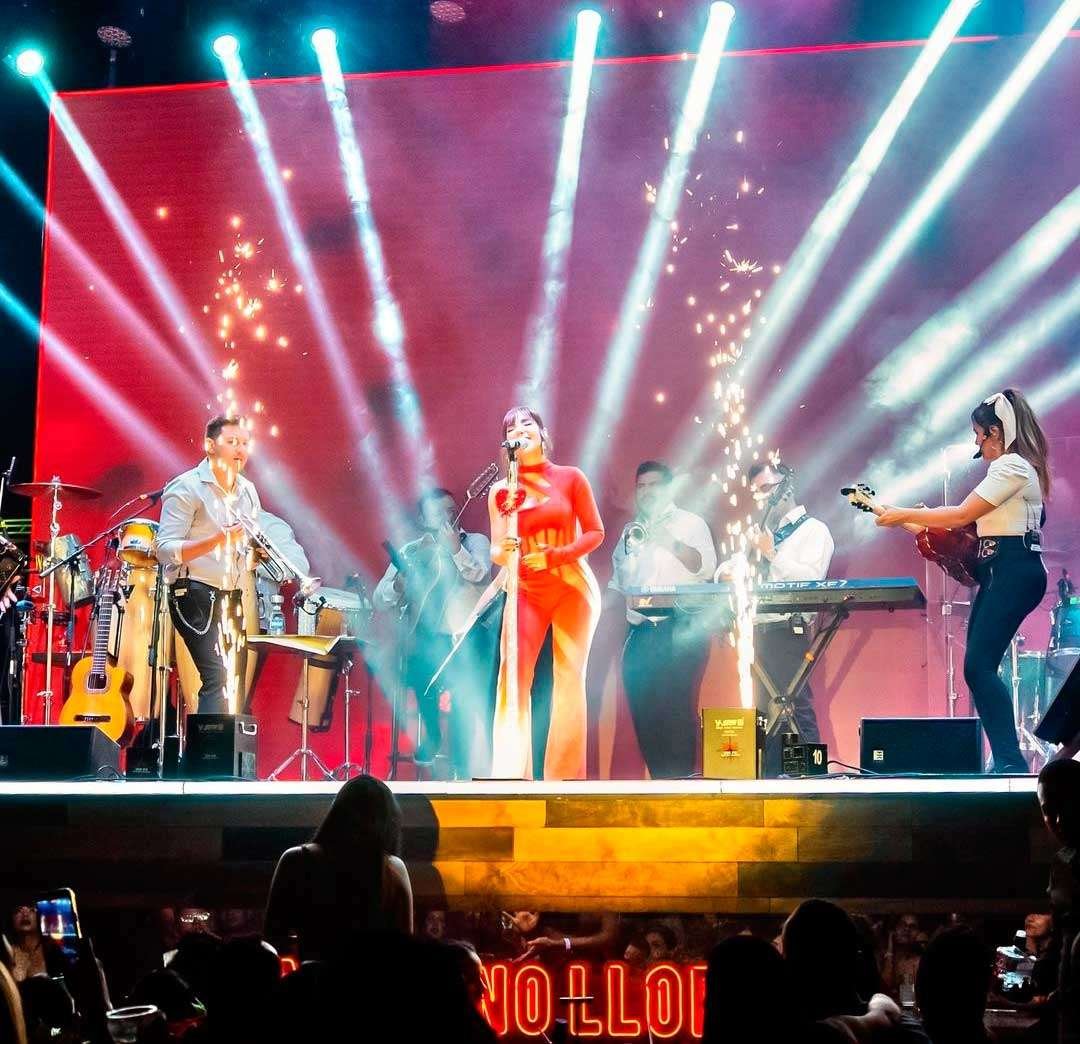 Paola Jara en concierto